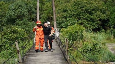 بالصور.. عاصفة شديدة في الصين تودي بحياة 4 سياح