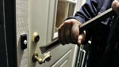 القبض على سارق إثر محاولتة إقتحام شقة ببولاق الدكرور