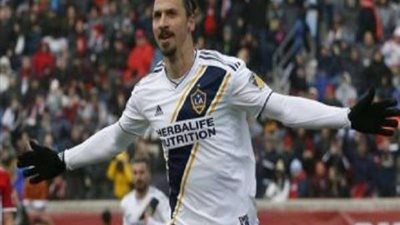 لاعب ليبي يخضع لجراحة في الوجه بسبب إبراهيموفيتش