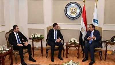 وزير البترول يبحث مع رئيس شركة وينتيرشال ديا الألمانية زيادة معدلات الإنتاج