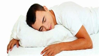 بسبب أضراره الصحية.. دراسة تحذر من النوم على البطن
