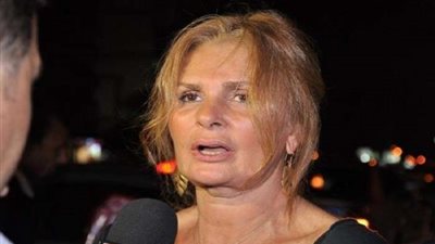 شاهد.. صورة نادرة للفنانة يسرا مع والدتها