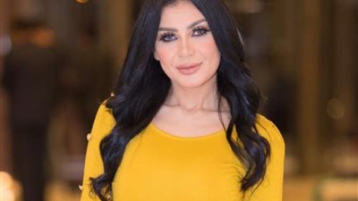 برسالة مؤثرة.. منى ممدوح تنعي يسرا في وفاه والدتها