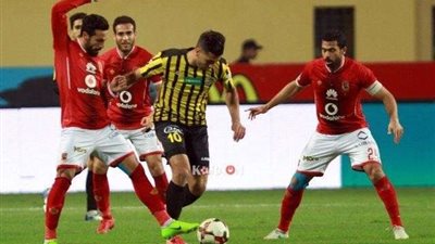 الأهلي يتفوق على المقاولون بهدف معلول في الشوط الأول