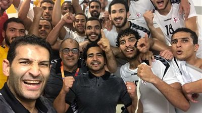 شباب اليد يحتفلون بالتأهل لنصف نهائي كأس العالم