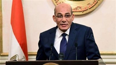 إقالة القيادات المنافسة.. وزير الزراعة يرحل بـ”خط يده”