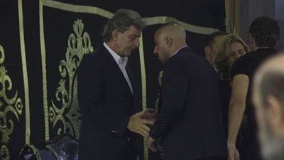 نجوم الفن والإعلام فى عزاء والدة يسرا