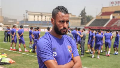 قائد الأهلي يطالب لاعبي الفريق بوضع النهاية السعيدة أمام الزمالك
