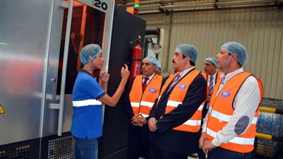 محافظ القليوبية يتفقد مصنع نستلة للمياه بكفر الأربعين بمدينة بنها