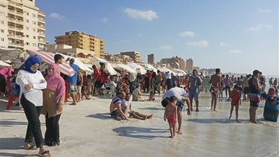 الأرصاد الجوية تدعو المصطافين لنزول البحر وعدم الالتفات للشائعات