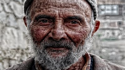 اليوم.. القوى العاملة تبدأ برنامج التدريب على مهنة جليس مسن