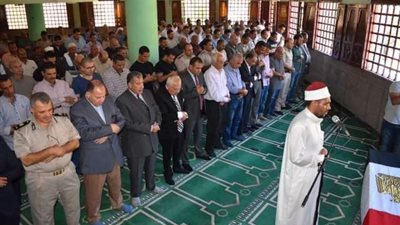 محافظ الفيوم يشارك في تشييع جنازة المقدم محمد ممدوح بأطسا