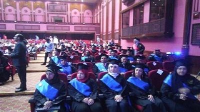 بالصور.. 50 طالب من 15 دولة يحتفلون بتخرجهم من 
