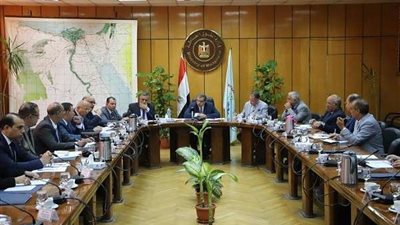 حد أدنى وعلاوة للقطاع الخاص.. تفاصيل اجتماع 