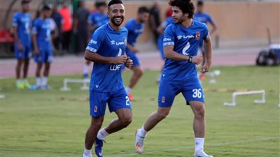 مفاجأة.. نجم الأهلي يعود للتدريبات بعد إصابة 