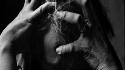 بعد تصويرها عارية.. سيدة تنتظر رد الإفتاء بشأن طلاقها من زوجها