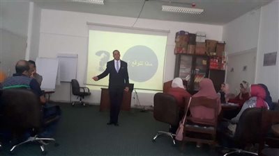 رئيس جامعة دمنهور يحاضر في الدورة التدريبية لبرنامج النشر الدولي