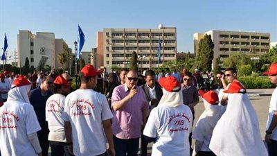 محافظ الفيوم  ويلتقي الطلاب المشاركين فى معسكر إعداد القادة بجامعة الفيوم