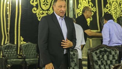 بالصور..الخطيب وشطة وهشام حنفى فى عزاء محمود علام