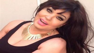 شاهد.. فيفي عبده بإطلالة جريئة على البحر