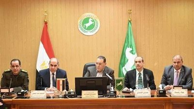 محافظ الشرقية يتابع استكمال أعمال خط الصرف الصحي الجديد بقرية إنشاص البصل