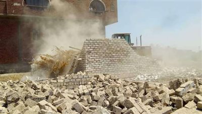 إزالة 2497 حالة تعد على 33 فدانًا من أملاك الدولة بالمنيا