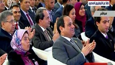 السيسي يشهد عرض 