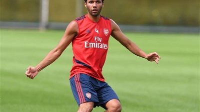 بالصور.. النني يشارك في تدريبات أرسنال