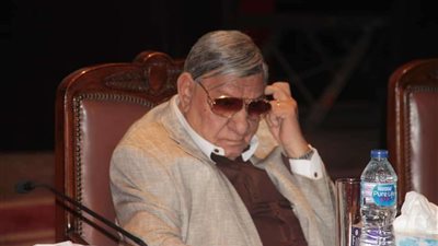 تفاصيل ندوة مفيد فوزي في جامعة القاهرة (صور)