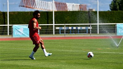 بالصور.. محمد صلاح يواصل تدريباته قبل مواجهة مانشستر سيتي