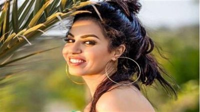 نسرين أمين تنشر صورًا مع شقيقتها.. هل تشبهها؟