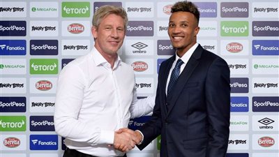 رسميا.. إيفرتون يضم مدافع ماينز الألماني