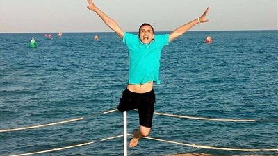 بطل مؤتمر الشباب.. حكاية محمد كيلاني أول مصري يسير 100 ألف كيلو بطرف صناعي