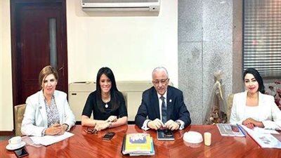 المشاط تبحث إدراج مادة 