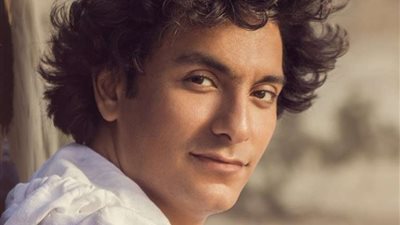 محمد محسن يقدم أحدث حفلاته بمكتبة الإسكندرية