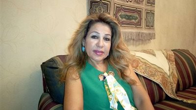 بالفيديو والصور.. سيدة مصرية تستغيث بالرئيس السيسي لحمايتها