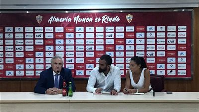 محمد العاصي يعد بتطوير ألميريا خلال 3 سنوات ( فيديو وصور )