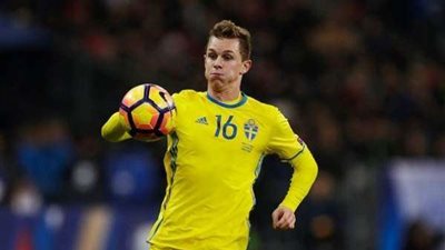 نيوكاسل يعلن ضم ظهير أيمن أميان الفرنسي