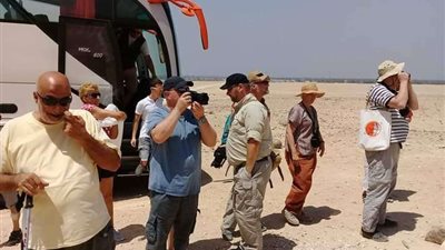 وفدان من ألمانيا والبرازيل يزوران المعالم السياحية بالمنيا