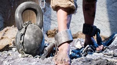 ميليشيات الحوثي تغرق المواطن اليمني في دوامة 