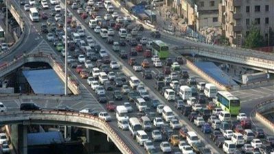 ”مرور القاهرة” تغلق كوبري أكتوبر 3 أيام بسبب إصلاح الفواصل