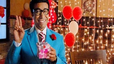 بمناسبة العيد.. سامح حسين يروج لمسرحيته الجديدة 