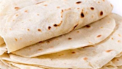 تعرفي على طريقة عمل الرقاق الطري والناشف بمطبخك