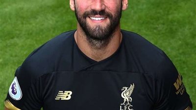 الإصابة تحرم ليفربول من جهود حارسه اليسون في كأس السوبر الأوروبي