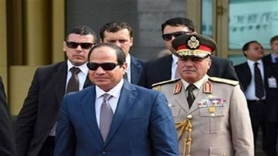 «السيسي» يستقبل ولي عهد أبوظبي في مطار القاهرة