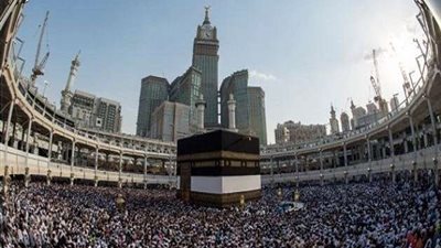 هل يجوز الجمع بين طوافي الإفاضة والوداع؟.. 