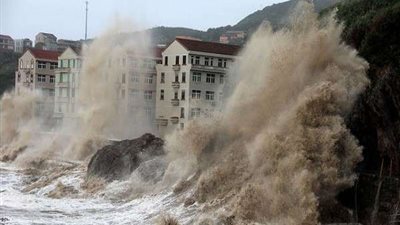 18 حالة وفاة.. إعصار وأمطار شديدة تضرب شرق الصين (فيديو)