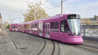 روسيا تختبر تراما بدون سائق في شوارع موسكو (فيديو)