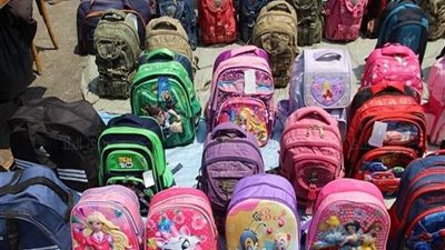 بسبب أضحية العيد.. انخفاض أسعار الشنط والأحذية قبل بداية العام الدراسي