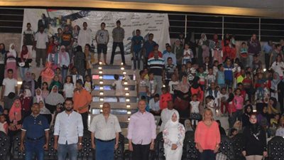 محافظ البحر الأحمر يشهد 